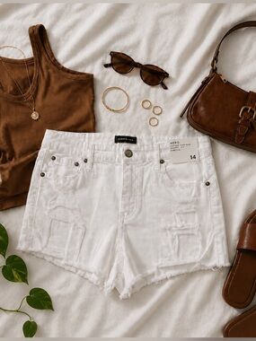 NWT Aeropostale White Distressed High Rise Shorts Size 14